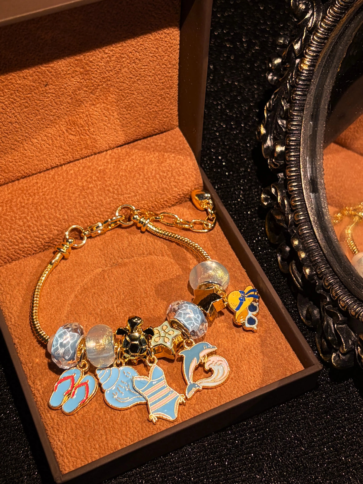 Women's Ocean Beach Theme Charm Bracelet, Gold-Tone Adjustable Snake Chain Bracelet with Shimmer Water-Like Beads, Summer Fashion Jewelry Gift