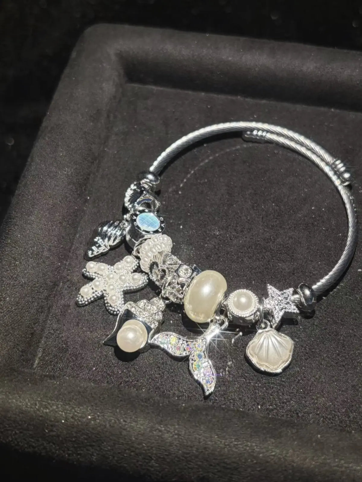 Silver-Tone Open Twist Wire Cuff Bangle, Sparkly Ocean Theme Charm Bracelet with Mermaid Tail, Starfish, Shell, Pearl Charms, Stackable Summer Holiday Costume Jewelry for Gifting