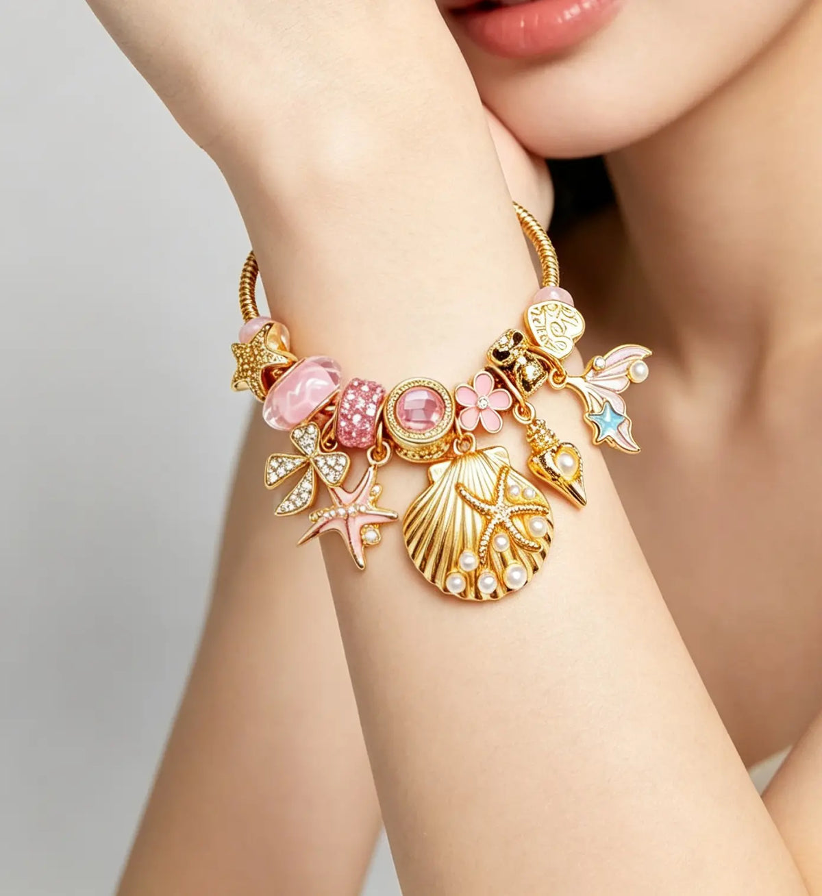Ocean Mermaid Shell Charm Bracelet, Gold-Tone Adjustable Snake Chain Bracelet with Starfish Conch Pearl Dangle Charms, Pink Beach Themed Jewelry Gift for Women Girls