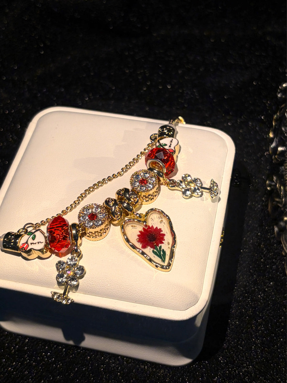 Women's Gold-Tone Dried Flower Heart Charm Bracelet, Red Crystal Floral Dangle Beaded Snake Chain, Romantic Costume Jewelry Gift