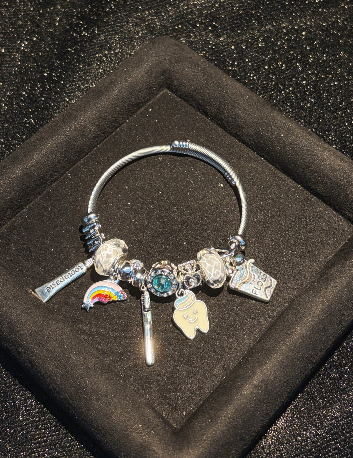 Women's Ocean Beach Theme Charm Bracelet, Gold-Tone Adjustable Snake Chain Bracelet with Shimmer Water-Like Beads, Summer Fashion Jewelry Gift