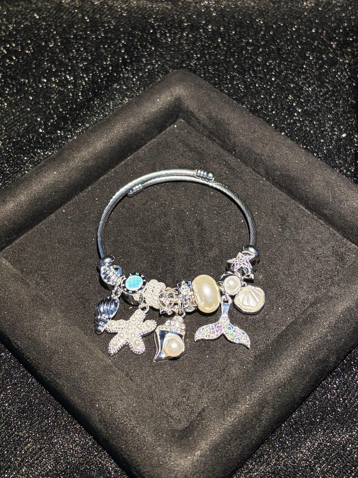 Silver-Tone Open Twist Wire Cuff Bangle, Sparkly Ocean Theme Charm Bracelet with Mermaid Tail, Starfish, Shell, Pearl Charms, Stackable Summer Holiday Costume Jewelry for Gifting