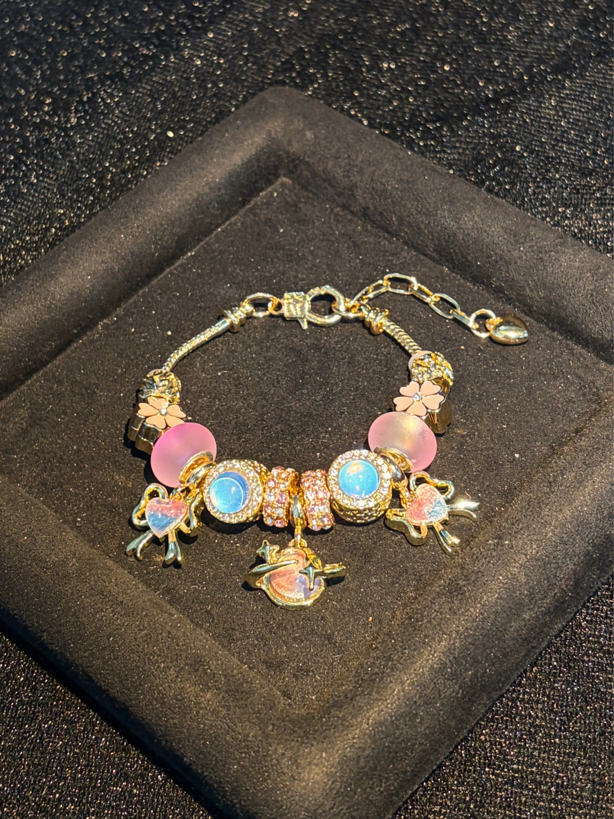 Dreamy Planet Charm Bracelet for Women, Gold‑tone Snake Chain Bracelet with Pink Flower、Heart Bow、Enamel Planet Dangle Charms, Sparkly Rhinestone Beads, Adjustable Link Extension Chain, Cute Aesthetic Hand Jewelry for Daily Wear、Birthday、Gift for Girls