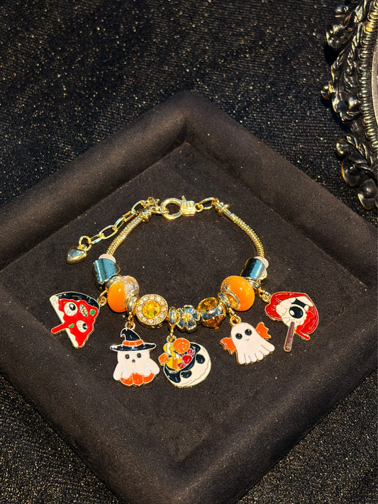 Gold Tone Halloween Theme Beaded Charm Bracelet、Ghost Witch Hat Pumpkin Candy Charms Bracelet、Cartoon Enamel Pendant Bracelet、Holiday Party Fashion Layered Jewelry for Women Girls