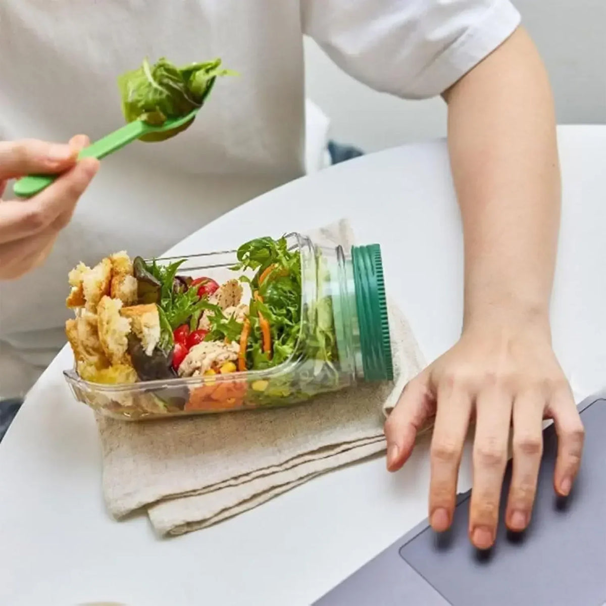 Leakproof Side-Opening Salad Jar with Dressing Cup – Portable Salad Pod Container with Green Lid for Meal Prep, Office, Travel & Picnics