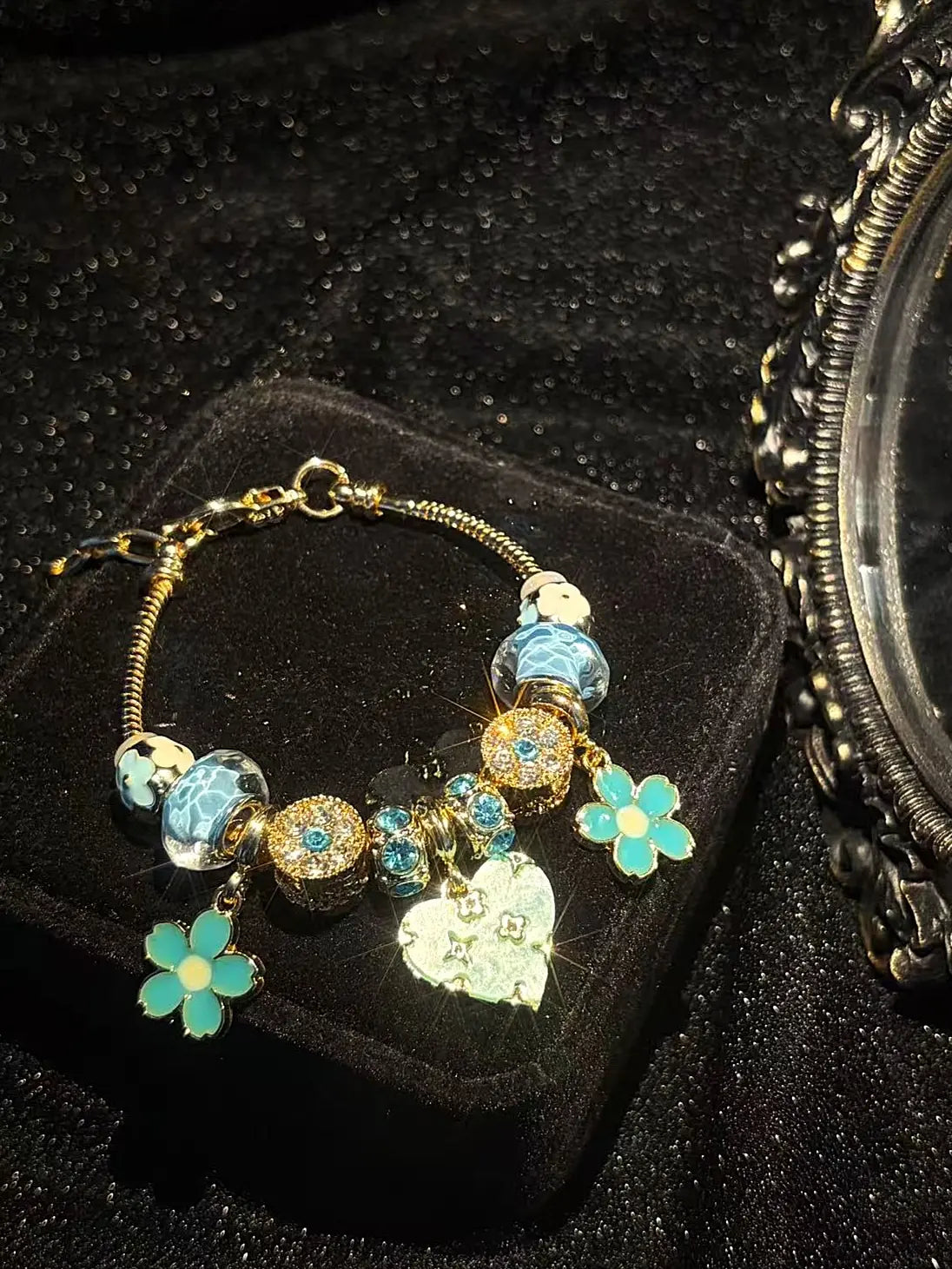 Womens Blue Heart Flower Charm Bracelet, Sparkling Rhinestone Beaded Snake Chain Bracelet, Elegant Dangle Charm Jewelry Gift for Women Teen Girls