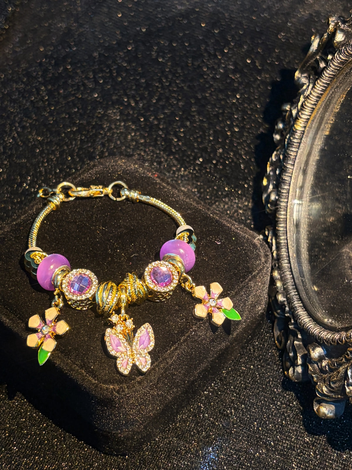Vintage Gold Tone Snake Chain Charm Bracelet, Purple Crystal Butterfly & Enamel Flower Dangle Charms Beaded Bracelet, Hypoallergenic Stackable Statement Jewelry, Women Girls Daily Party Gift Bracelet
